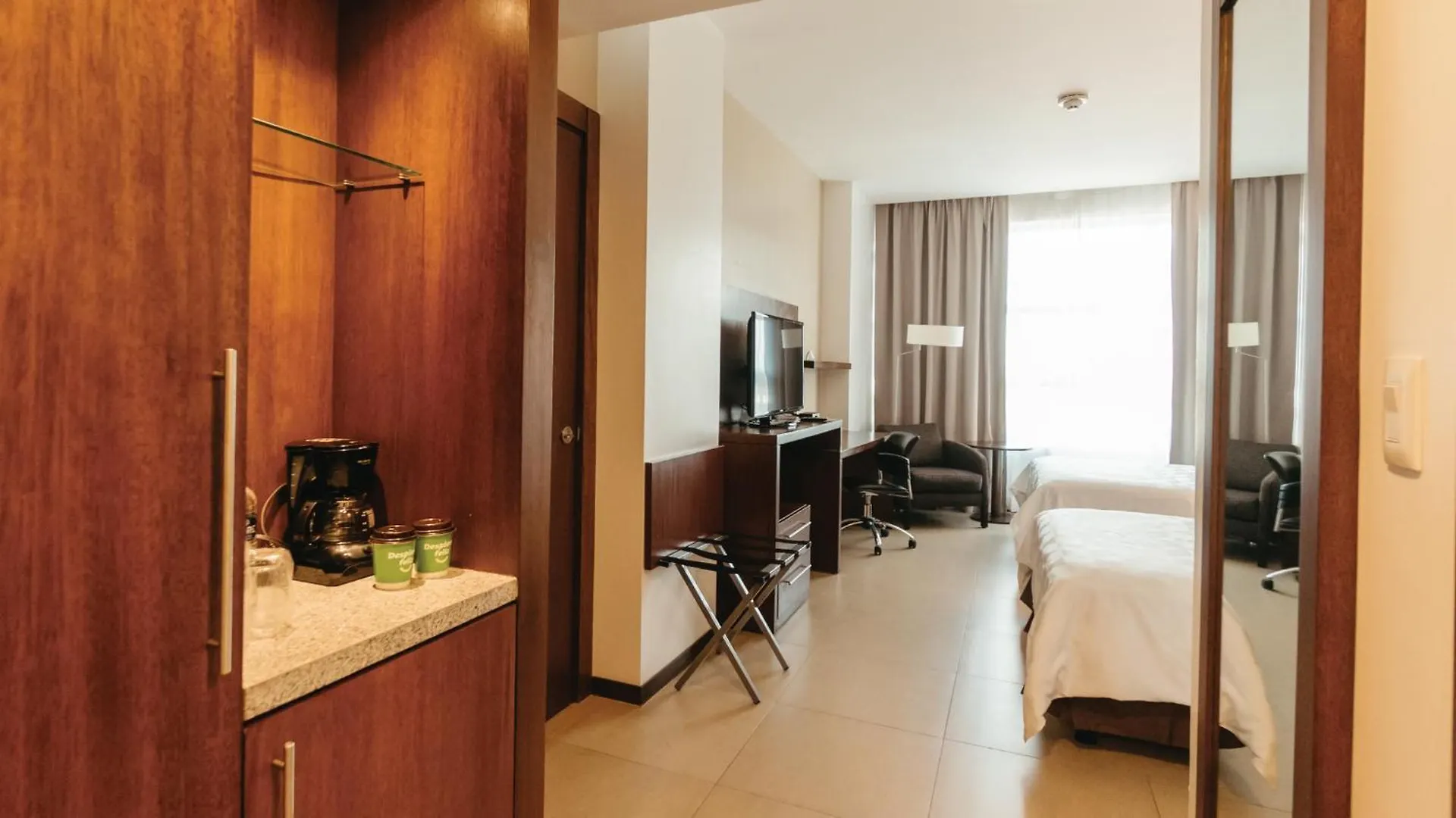 Holiday Inn Guayaquil Airport By Ihg Hotell